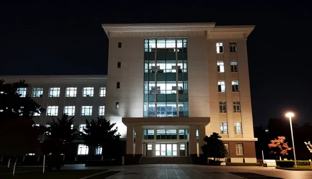网站建设性能优化与适用场景分析，如何选对技术方案